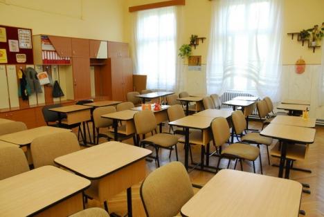 Şcolile din Bihor au primit banii pentru achiziţia de mobilier pentru clasa zero